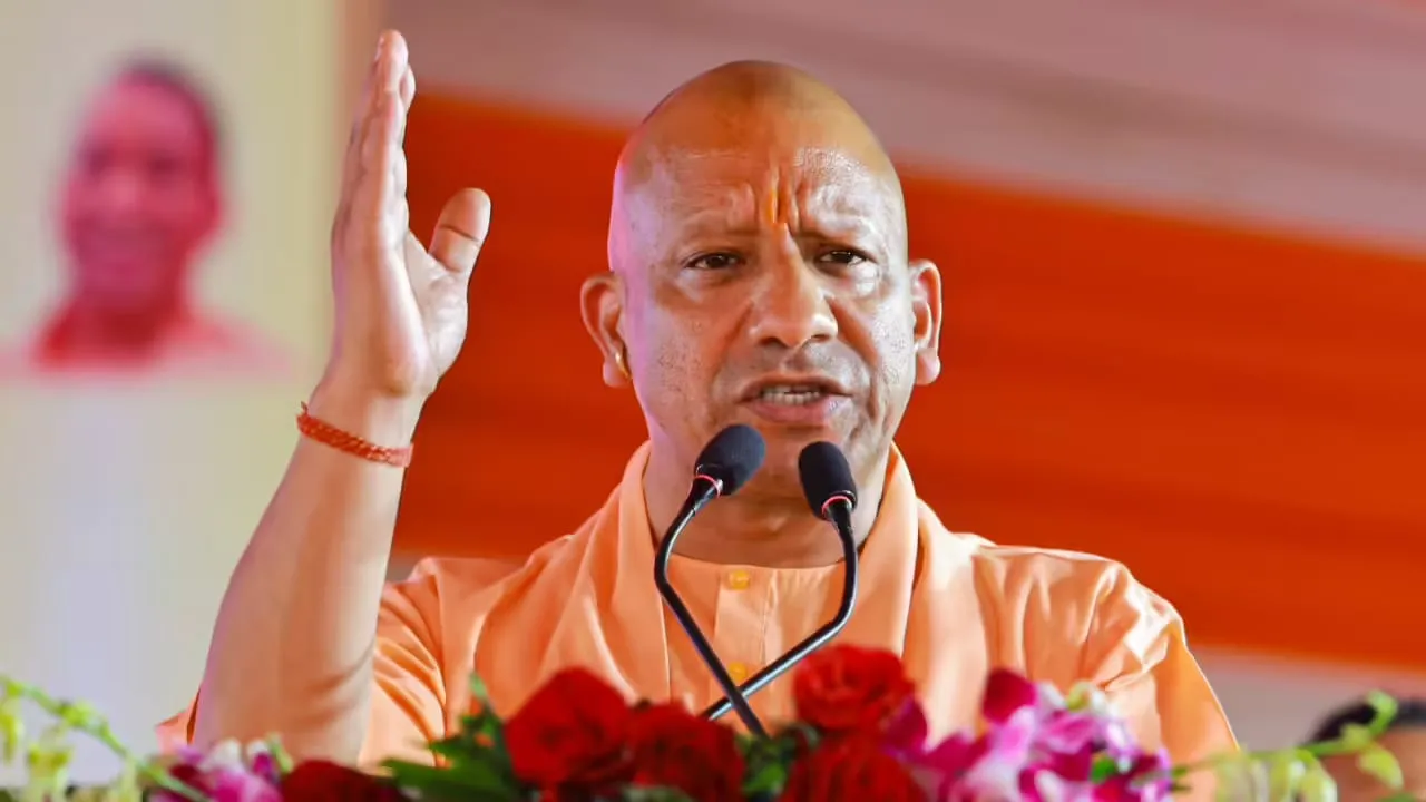 गुरु पूर्णिमा की व्यस्तताओं के बीच भी आयोजित किया जनता दर्शन, करीब 200 लोगों की सुनी समस्याएं; अधिकारियों को त्वरित एवं गुणवत्तापूर्ण निस्तारण के दिए निर्देश