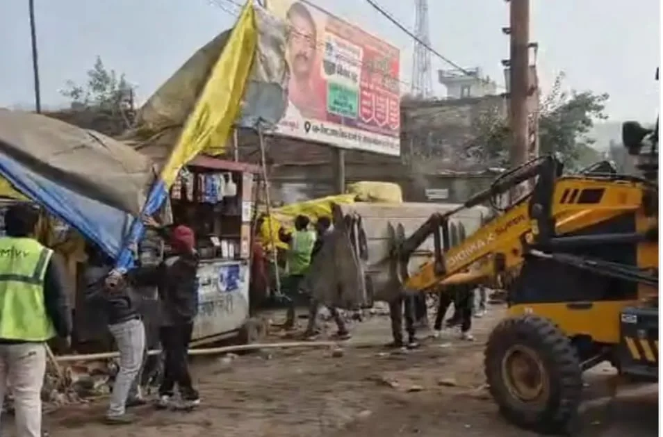 माया पैलेस से मेडिकल कॉलेज तक कार्रवाई