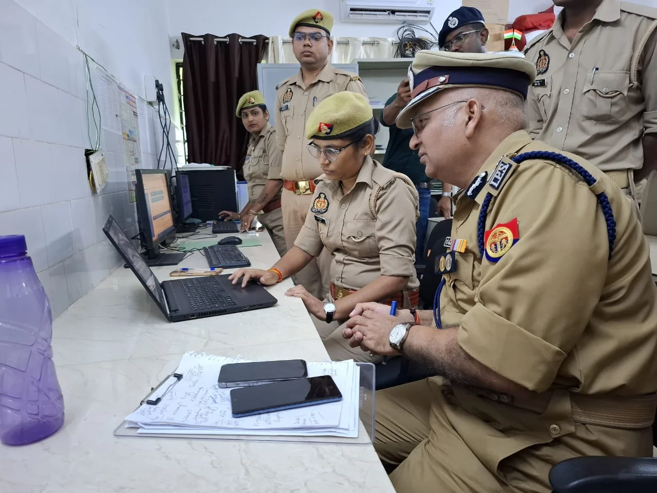 एडीजी प्रयागराज जोन ने किया साइबर थाना व पुलिस प्रशिक्षण केंद्र का निरीक्षण
