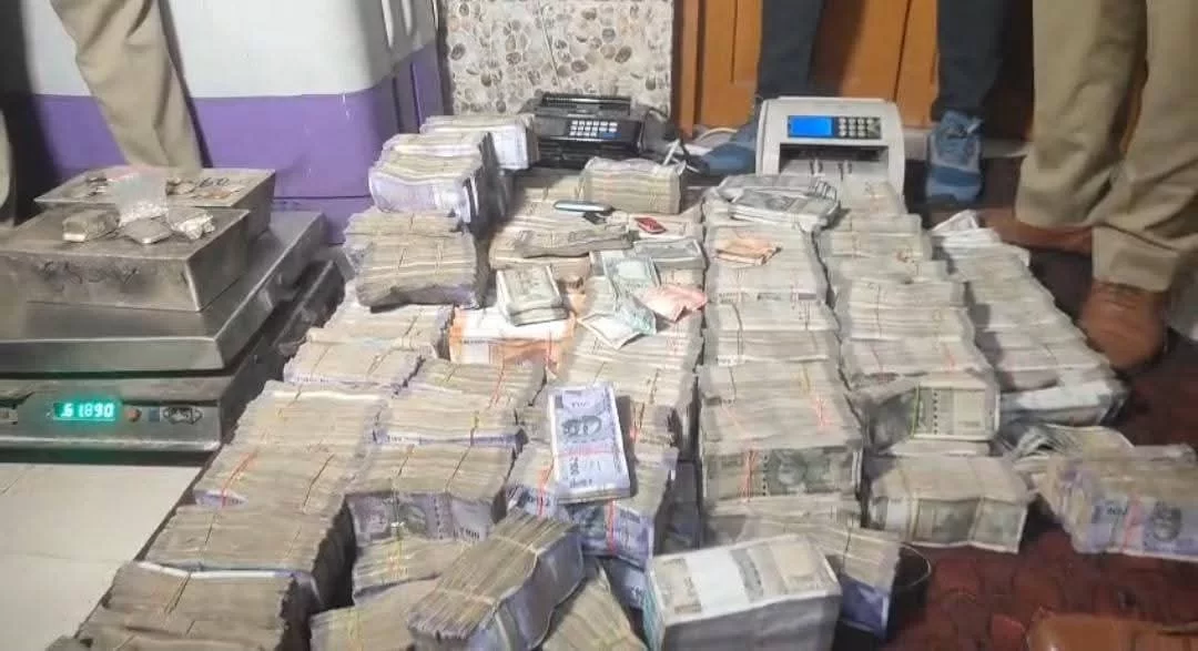 सट्टा–हवाला नेटवर्क पर छापा, ₹2 करोड़ नकद बरामद