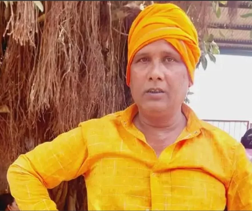 कार और बाइक की जोरदार भिड़ंत