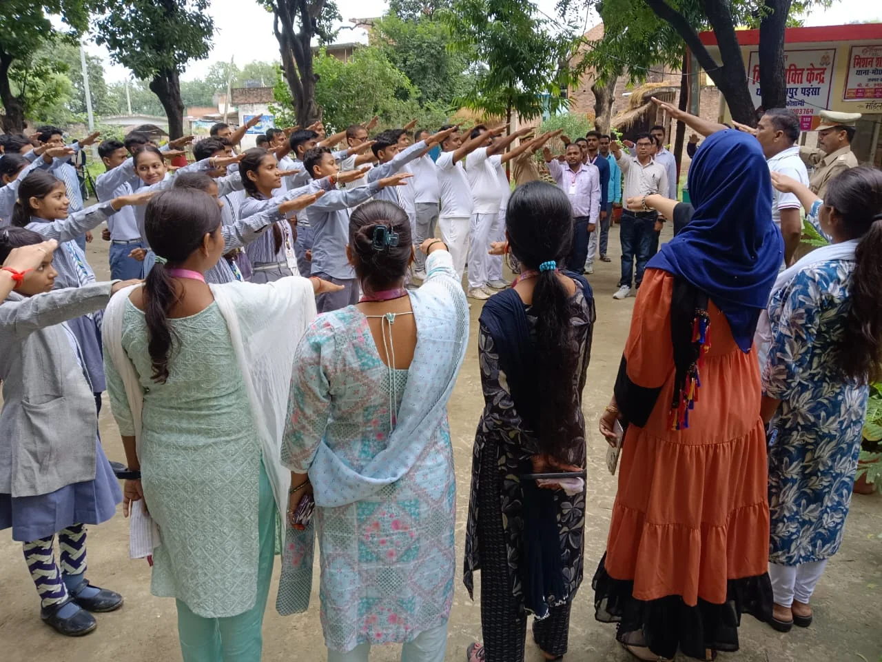 रन फॉर यूनिटी में सिराथू क्षेत्र के विद्यालयों और पुलिस ने दी राष्ट्रीय एकता की मिसाल