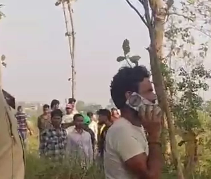 शव, जांच में जुटी पुलिस