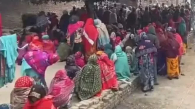 देर रात हुआ पोस्टमार्टमः, पुलिस जांच जारी