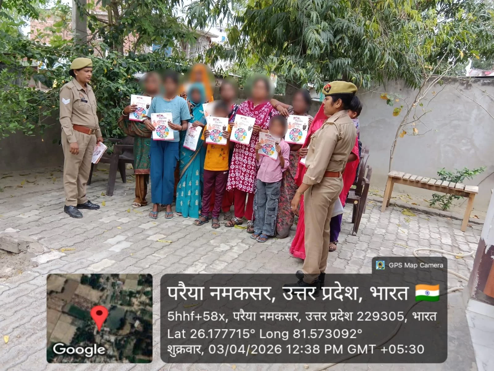 हेल्पलाइन नंबरों की दी गई जानकारी