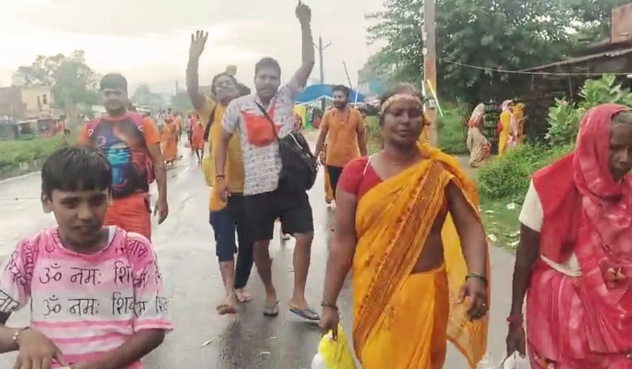 जयकारों से गूंजा मार्ग