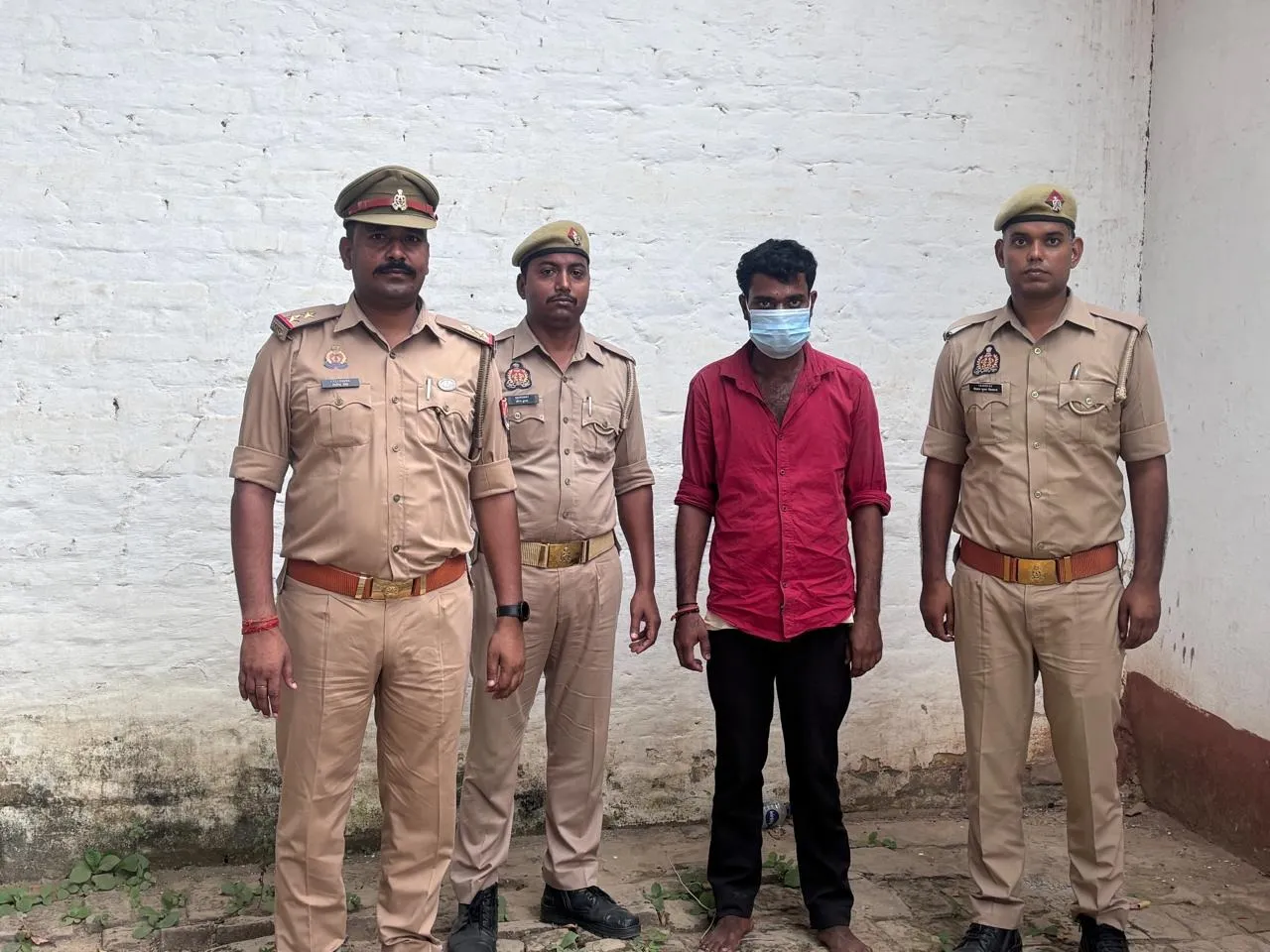 गुजरौलिया टोला बेलौहा हत्याकांड में पुलिस की कार्रवाई आरोपी को गिरफ्तार कर न्यायालय भेजा गया
