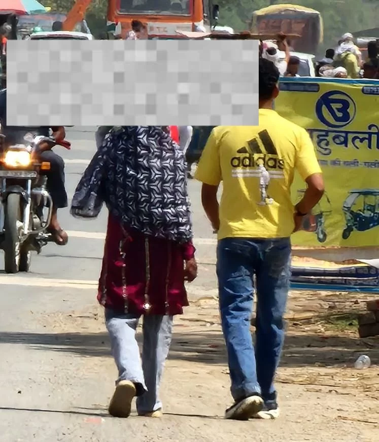 आरोप है कि होटल पर मौजूद व्यक्ति ने खुद को बताया ‘इंस्पेक्टर’