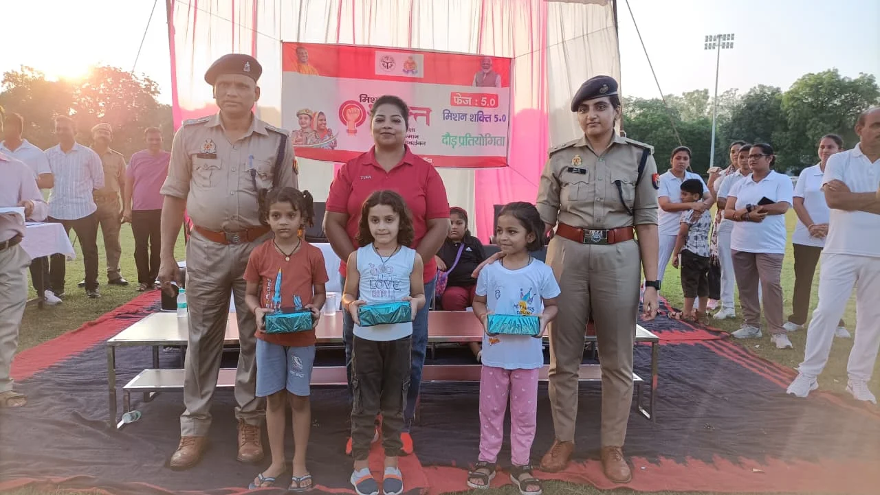 अपर पुलिस अधीक्षक ने विजेताओं को किया पुरस्कृत