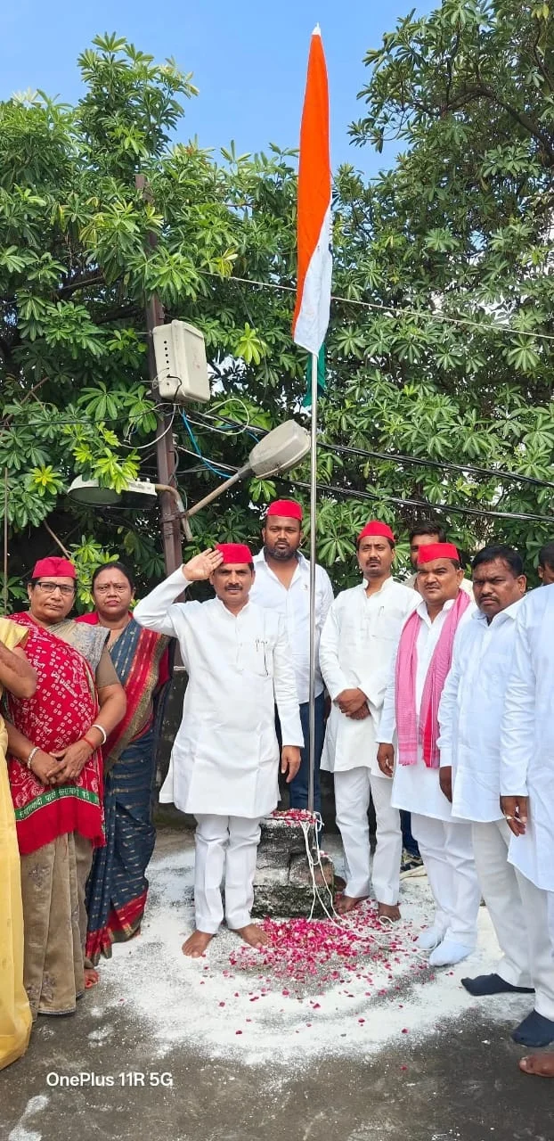 जिलाध्यक्ष ब्रजेश कुमार गौतम ने शहीदों के सपनों को साकार करने का किया आह्वान, बड़ी संख्या में कार्यकर्ता हुए शामिल