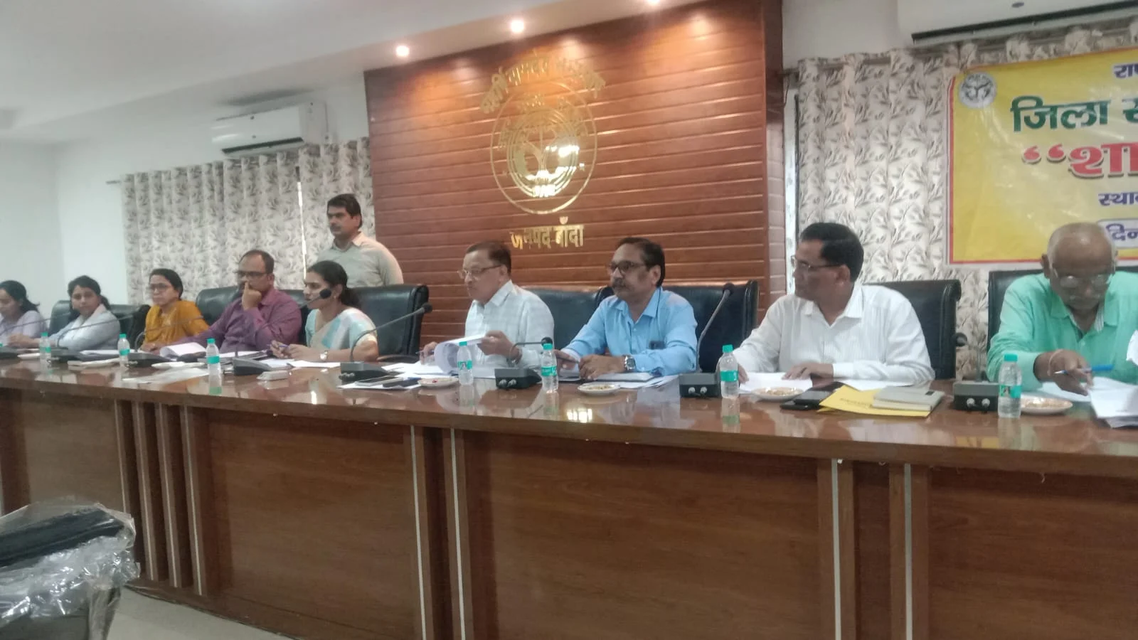 बैठक में अनुपस्थित डॉक्टरों का वेतन रोकने के निर्देश