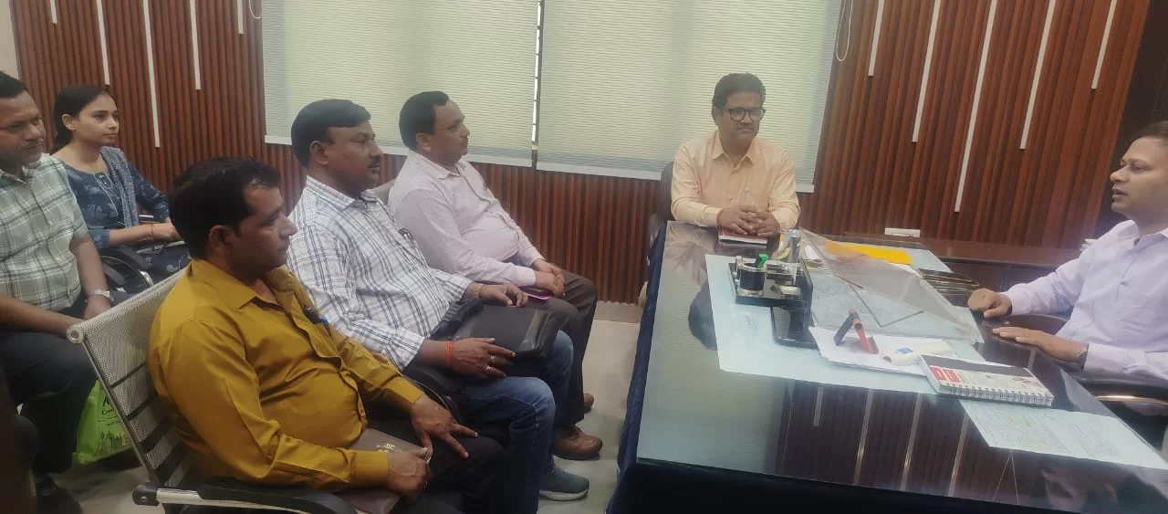 SDM ने दिए गांव-गांव कैंप लगाने के निर्देश