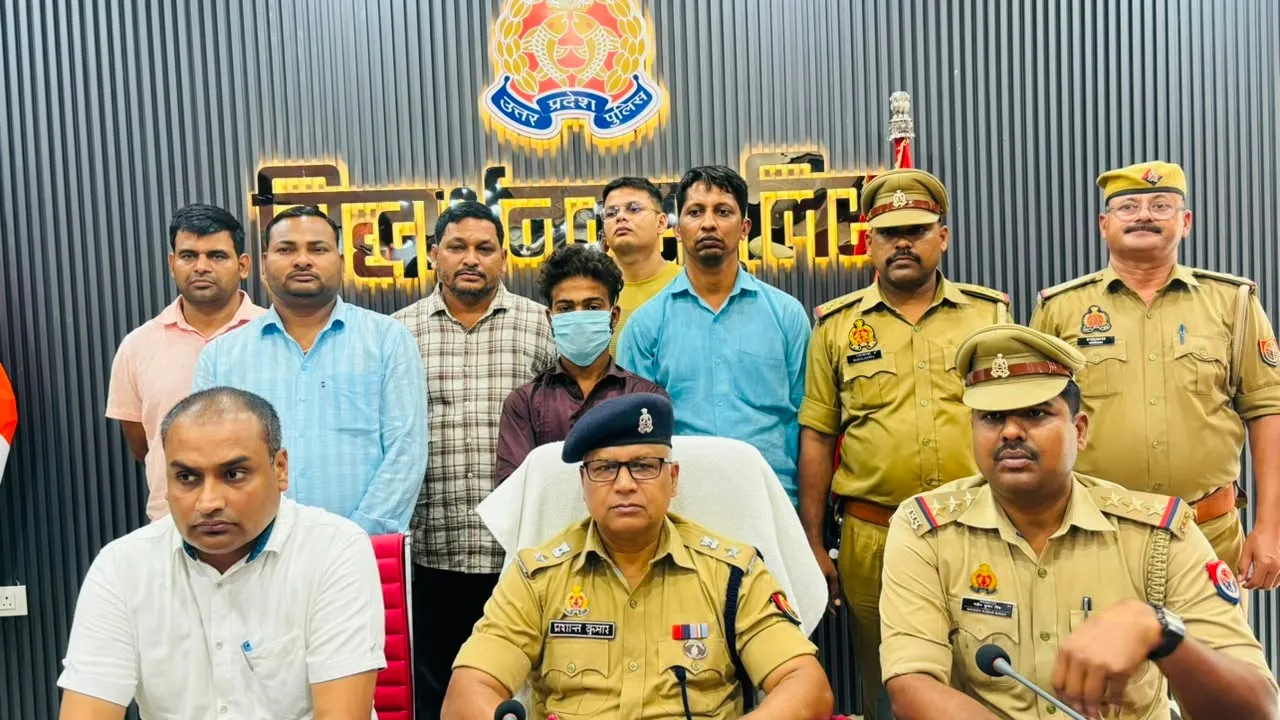 तीन चोरी की मोटरसाइकिलें और 36100 रुपये नकद बरामद