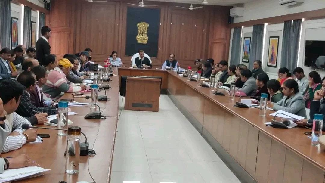 समयबद्ध दायित्व निर्वहन के निर्देश, 24 जनवरी को 13 विभागों की झांकियों व परेड का होगा पूर्वाभ्यास