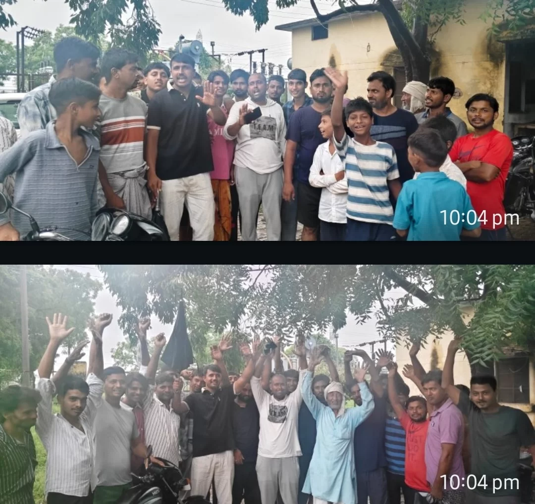 ट्रांसफार्मर न आने पर बीजेपी नेता जाविद व नदीम खान के नेतृत्व में बिजली घर पर प्रदर्शन
