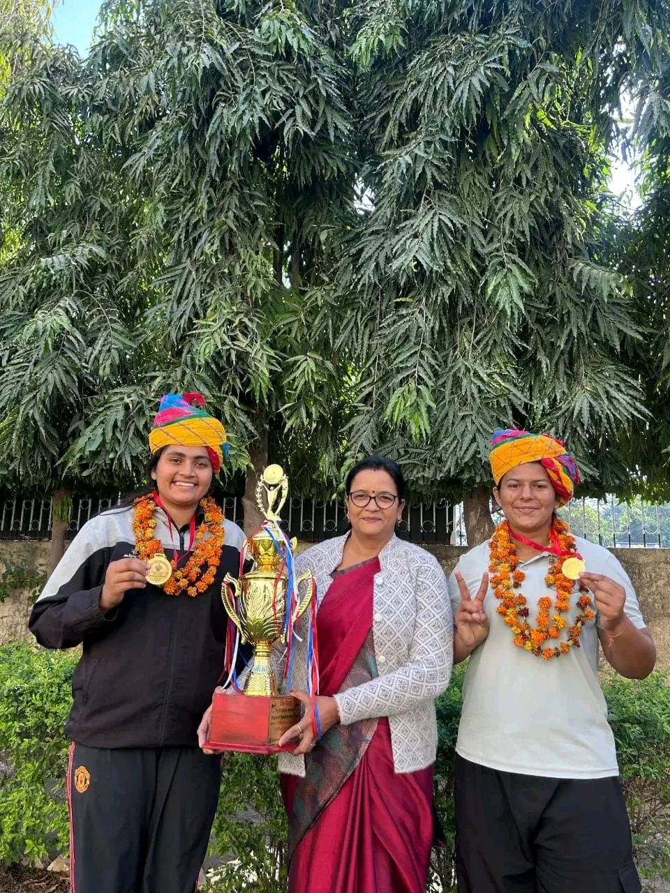 निकिता के पिता राकेश थालौड़ ने बेटी की उपलब्धि पर प्रसन्नता व्यक्त करते हुए कहा कि यह परिवार के लिए यह गर्व का क्षण