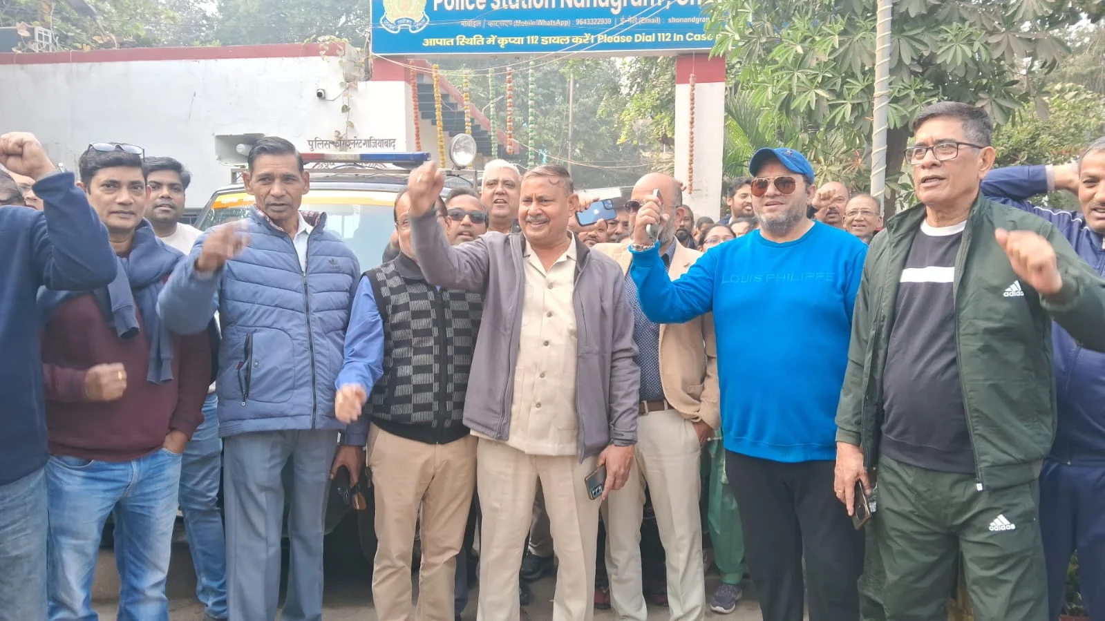 राजनगर एक्सटेंशन स्थित KM Residency में बिल्डर की मनमानी से सैकड़ों परिवार चार साल से बिना सुविधाओं के रह रहे हैं