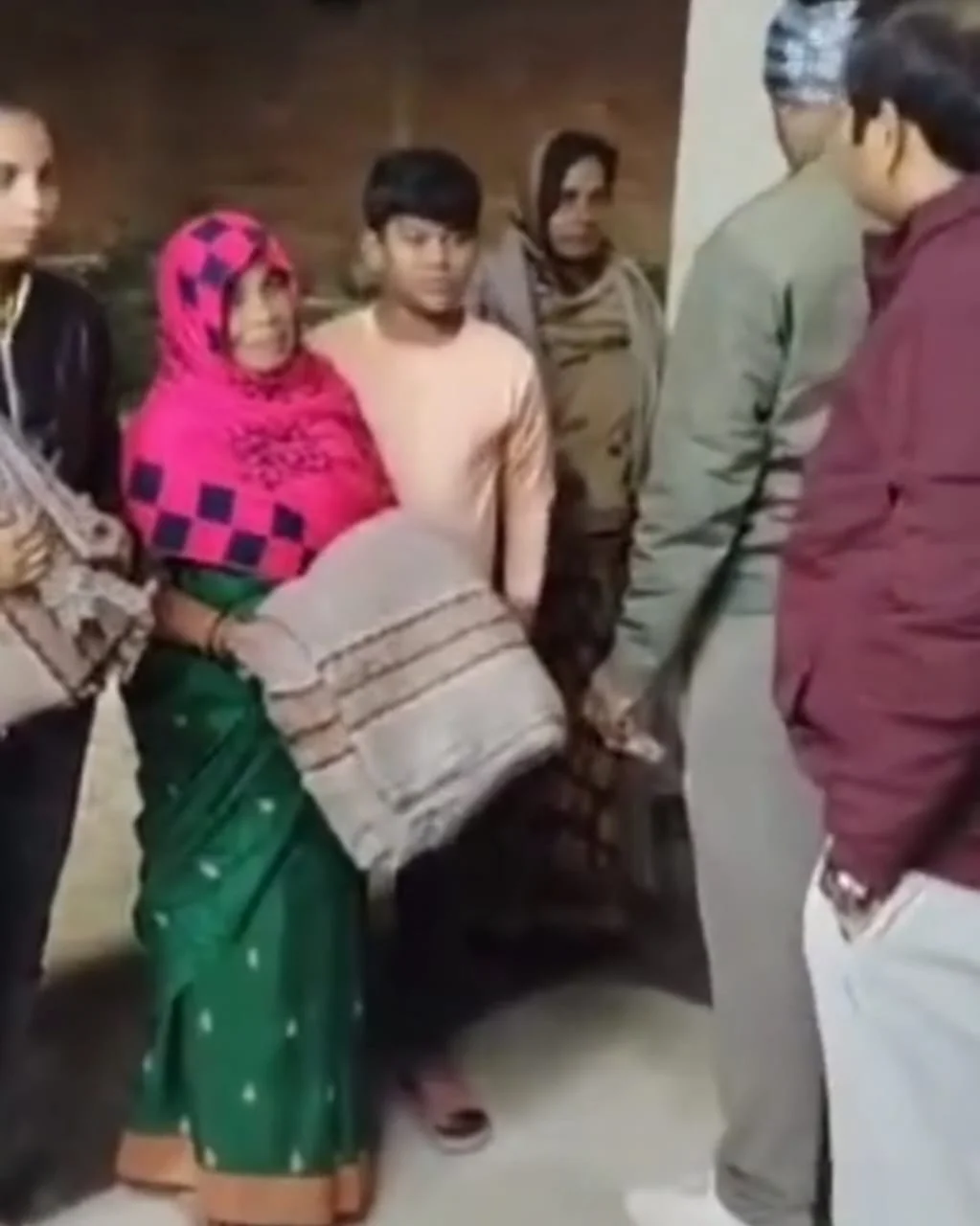 ठंड से जरूरतमंदों को राहत ;