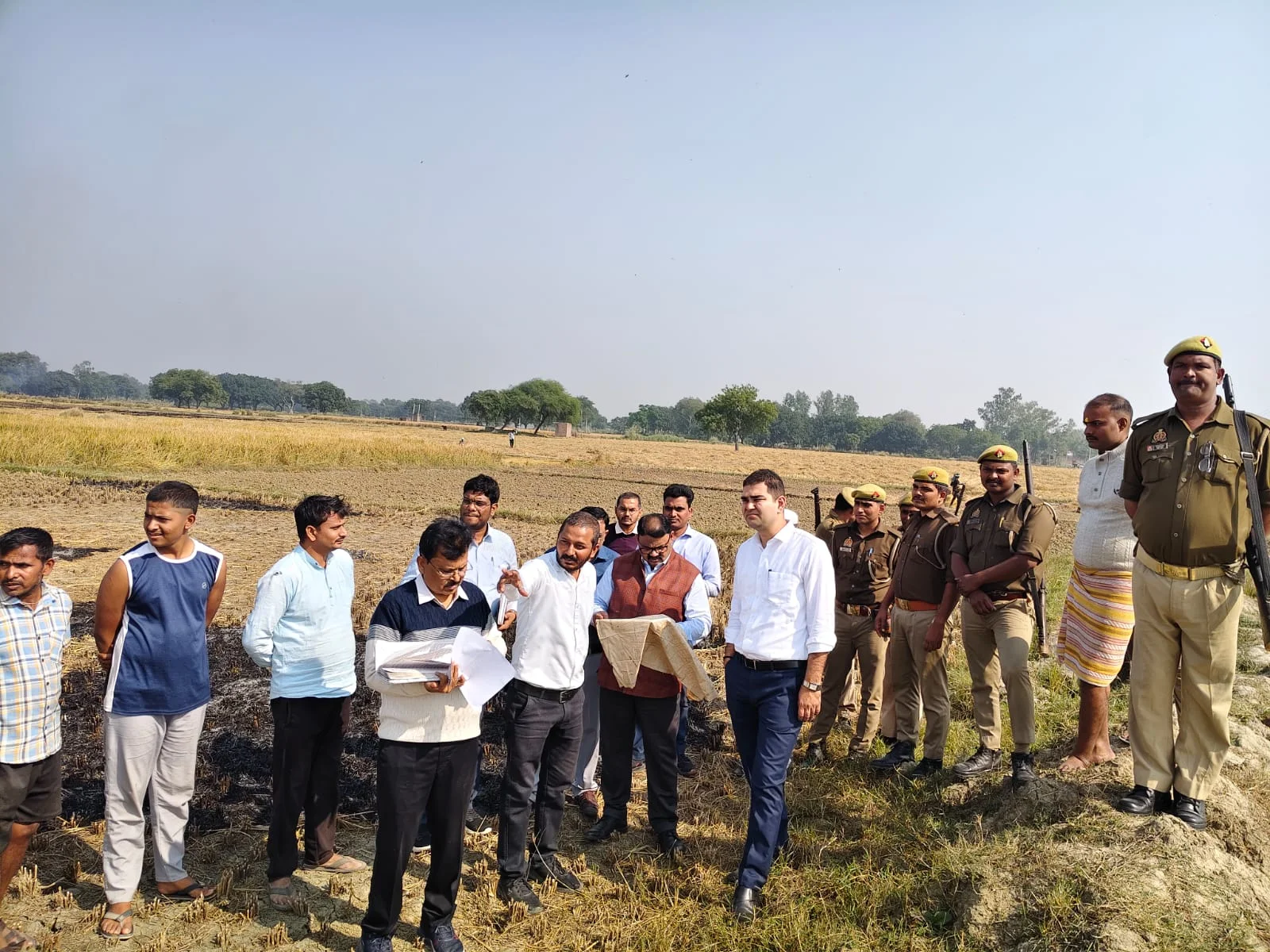 कौशांबी में तालाबों पर अवैध कब्जे पर डीएम का सख्त एक्शन, लापरवाह लेखपाल निलंबित