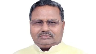 4 हजार रुपये हर्जाने को लेकर सड़क पर हुई तीखी नोकझोंक, वीडियो वायरल