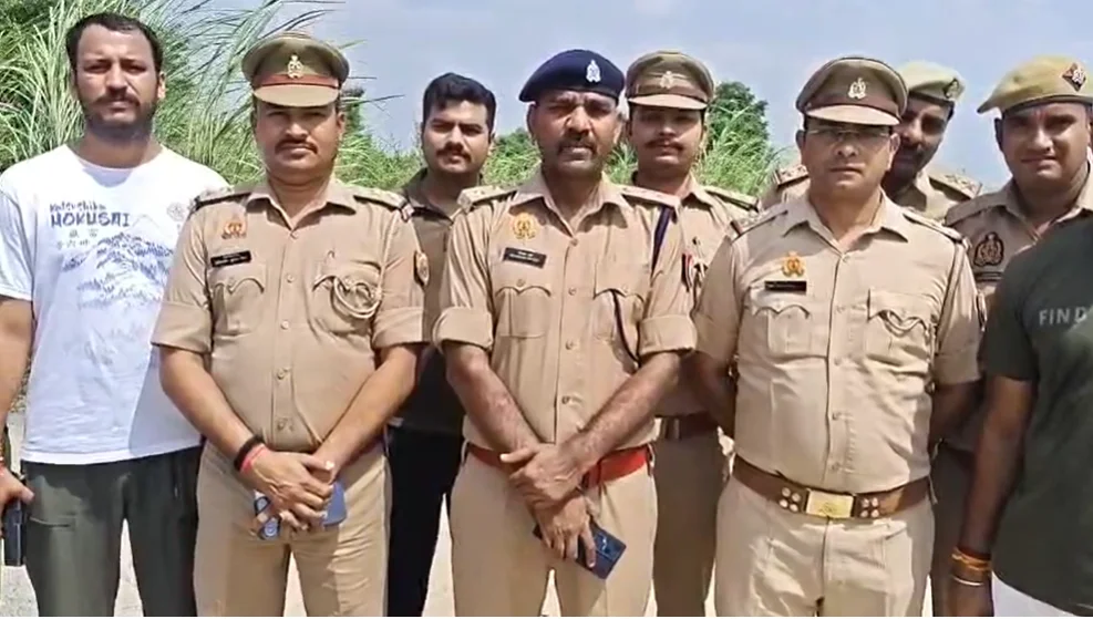 तमंचा, कारतूस व लूट का माल बरामद
