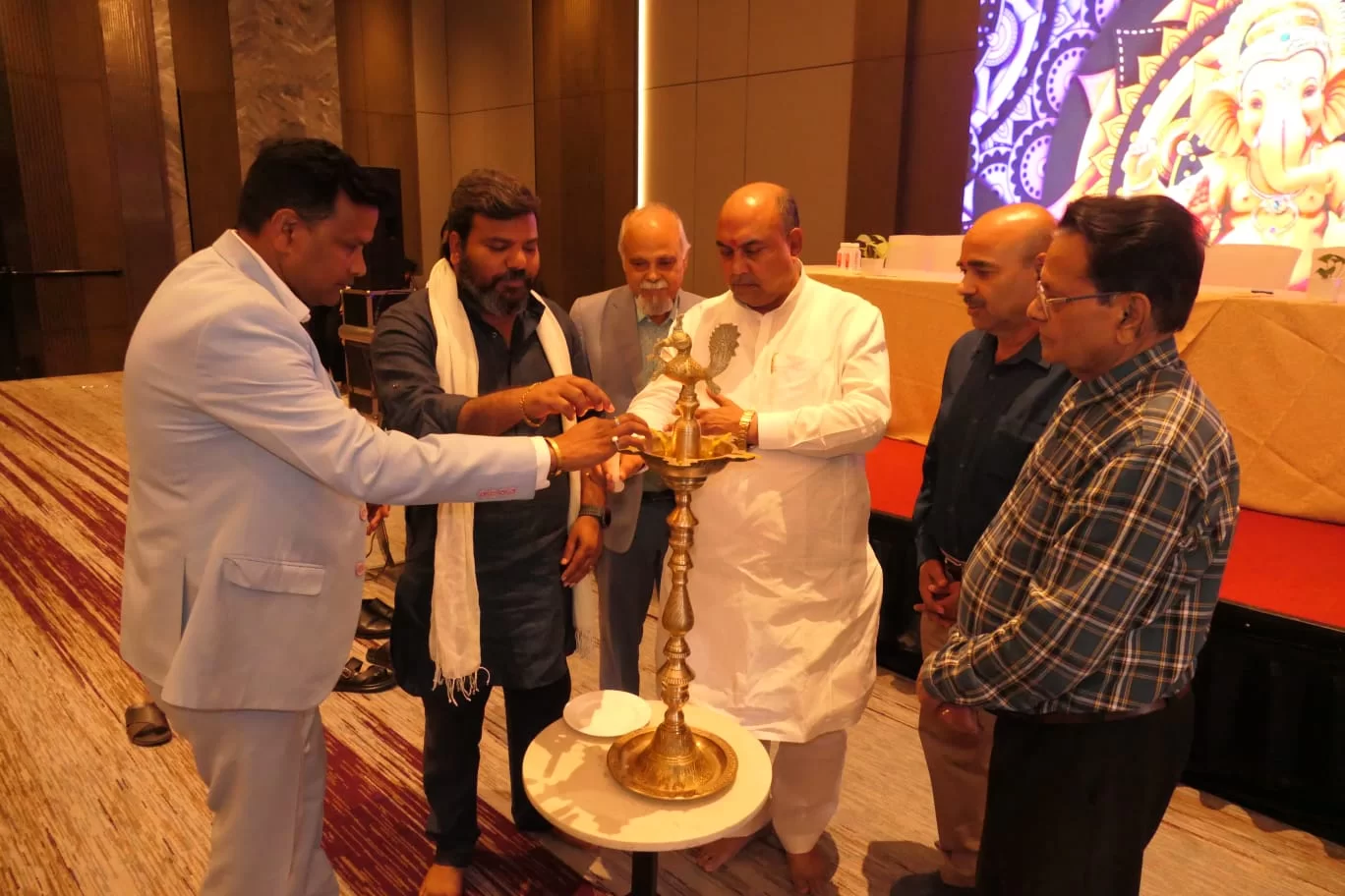 सेमिनार में छात्रों को सही कोर्स और यूनिवर्सिटी चुनने की जानकारी