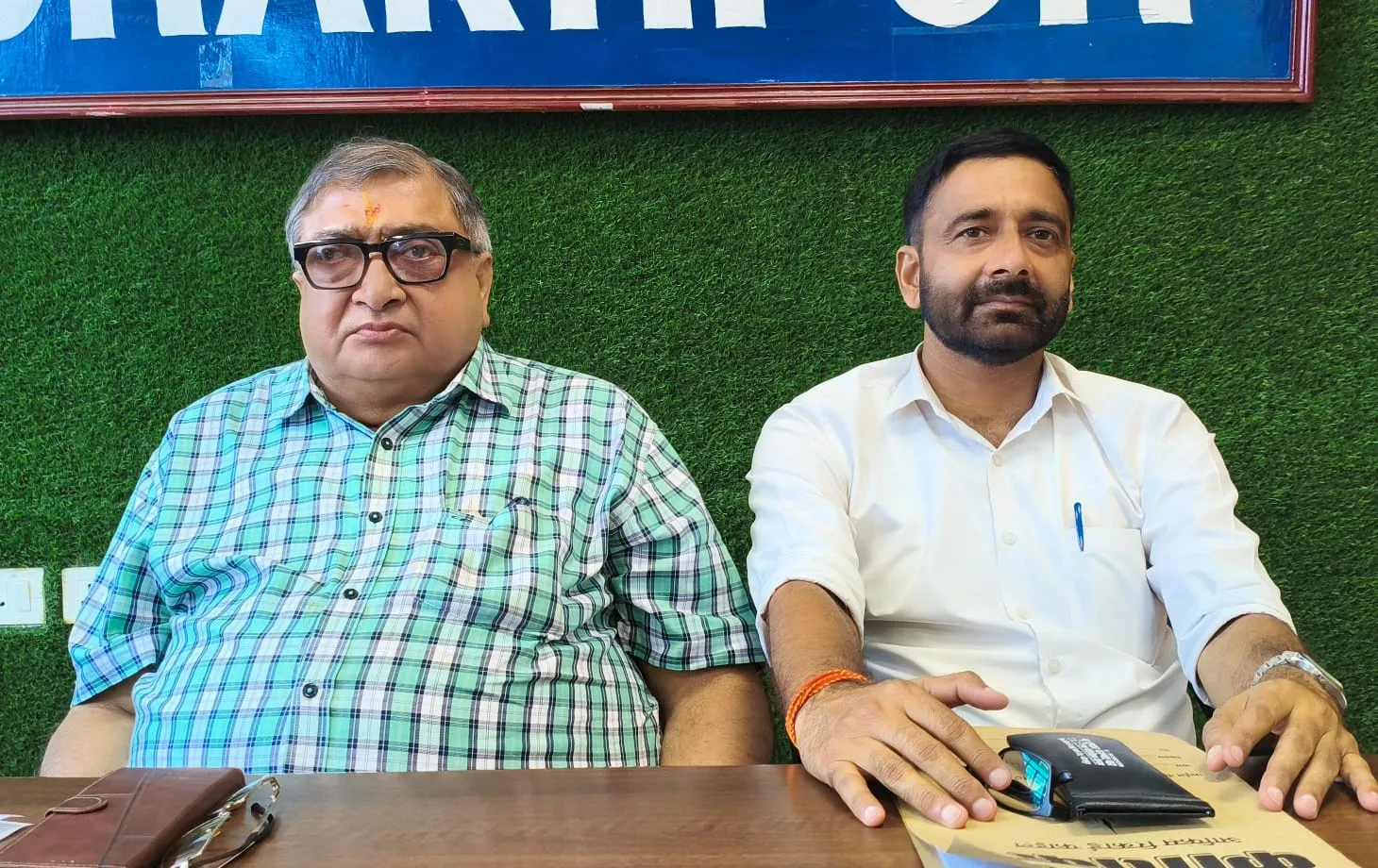 दस्तावेजों के आधार पर निष्पक्ष जांच की मांग, कहा—‘कब्जा दूसरे लोगों का, बेवजह हमें बनाया जा रहा निशाना’।