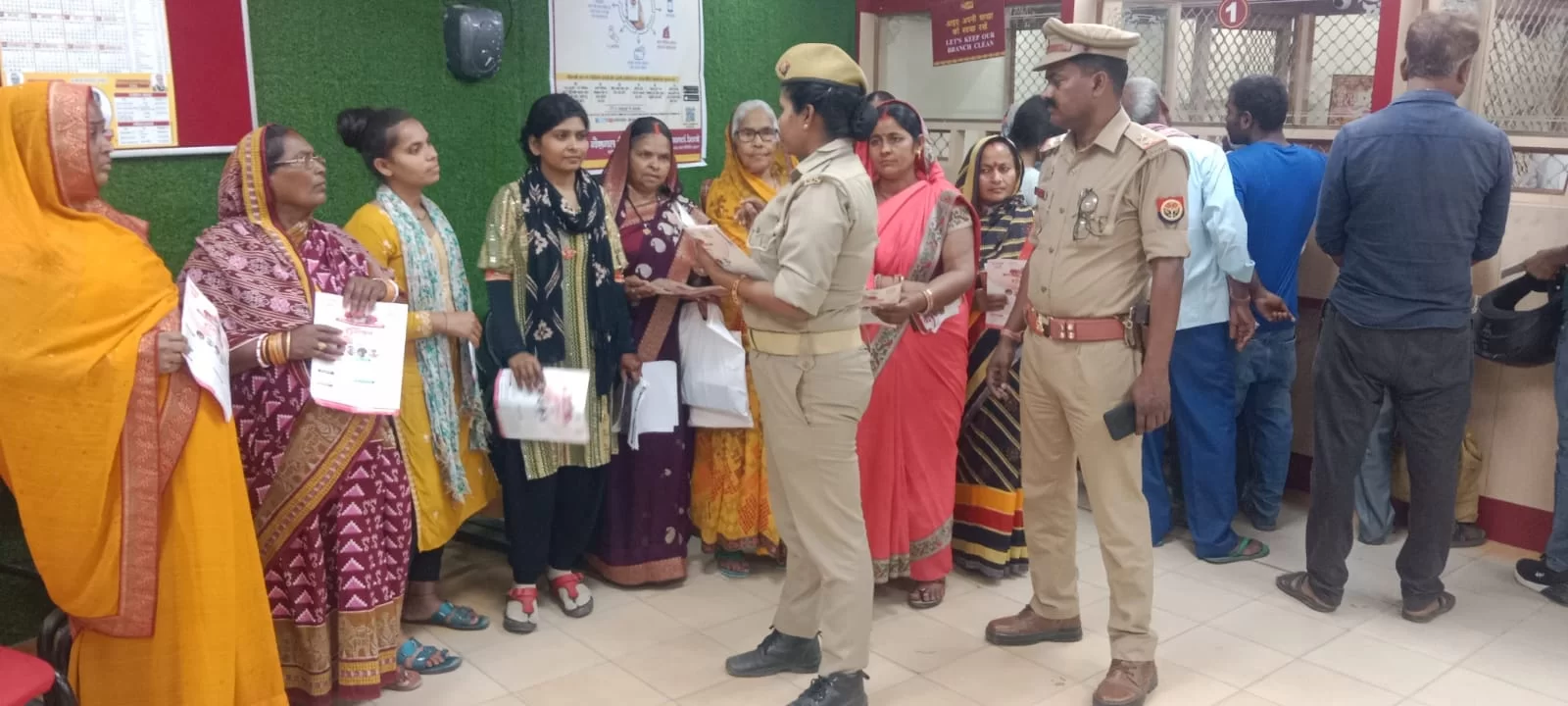 पुलिस अधीक्षक देवरिया संजीव सुमन के निर्देशन में