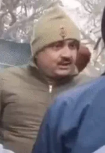 पुलिस ने कार्रवाई की