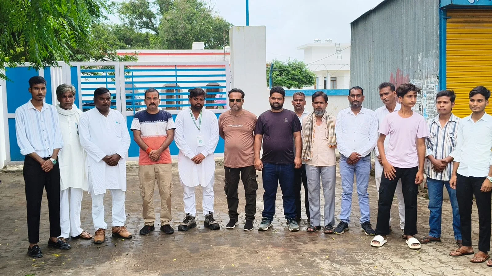 अखिल भारतीय उद्योग व्यापार मंडल गोला ने दी श्रद्धांजलि