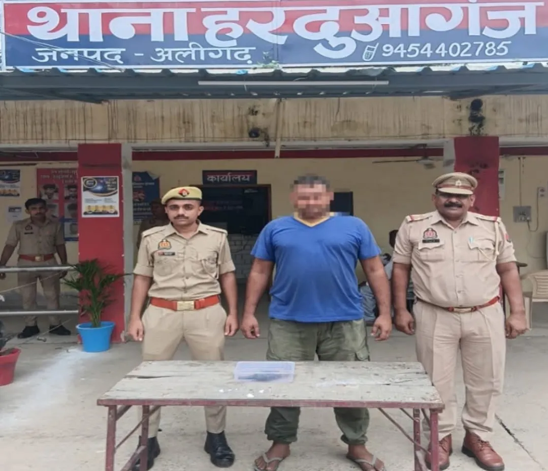 हरदुआगंज पुलिस ने लाइसेंसी रिवॉल्वर किया बरामद