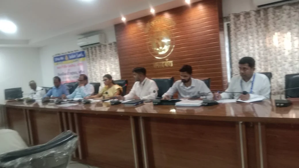 जिलाधिकारी की अध्यक्षता में जिला स्तरीय सलाहकार समिति की बैठक सम्पन्न
