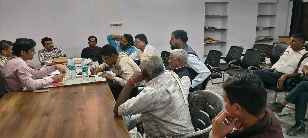 खाटूधाम में व्यवस्थाओं को लेकर बैठक, ई-रिक्शा व ठेले वालों पर सख्ती