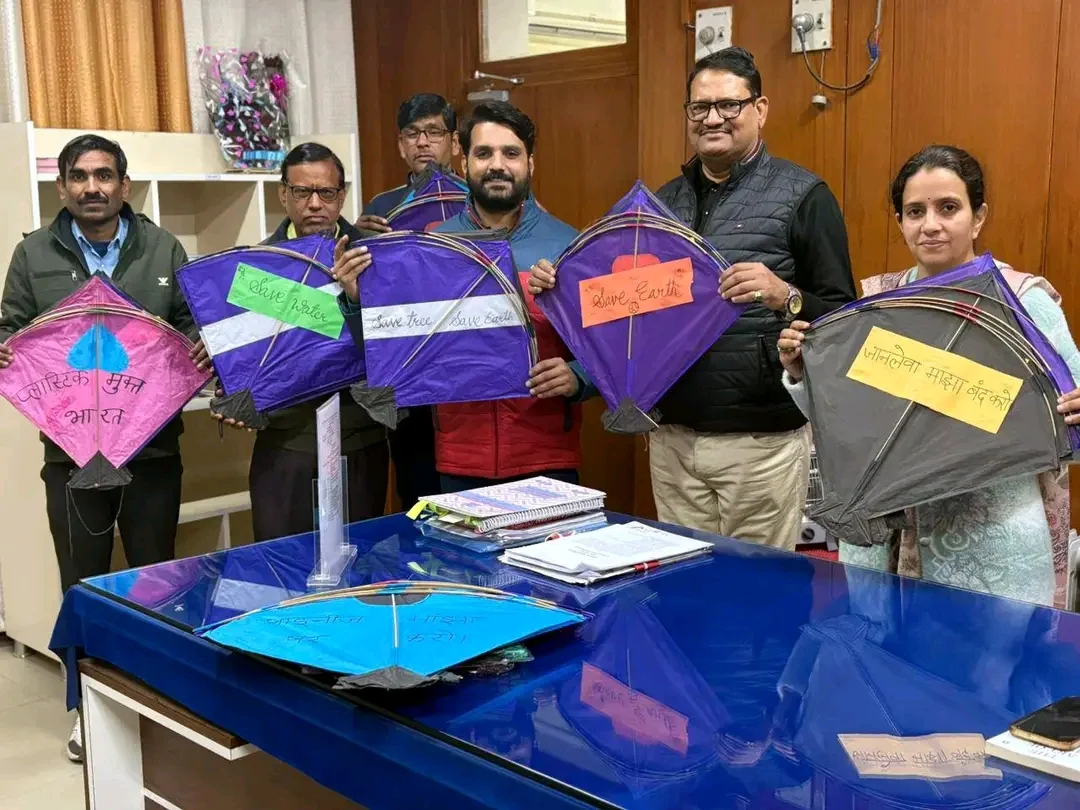 अतिरिक्त जिला कलेक्टर भावना शर्मा ने पतंग वितरण कर दिया जागरूकता का संदेश