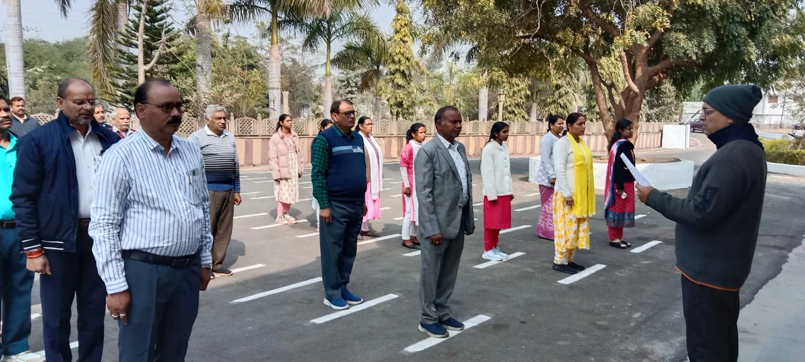 कलेक्ट्रेट परिसर में गूंजा राष्ट्रगान