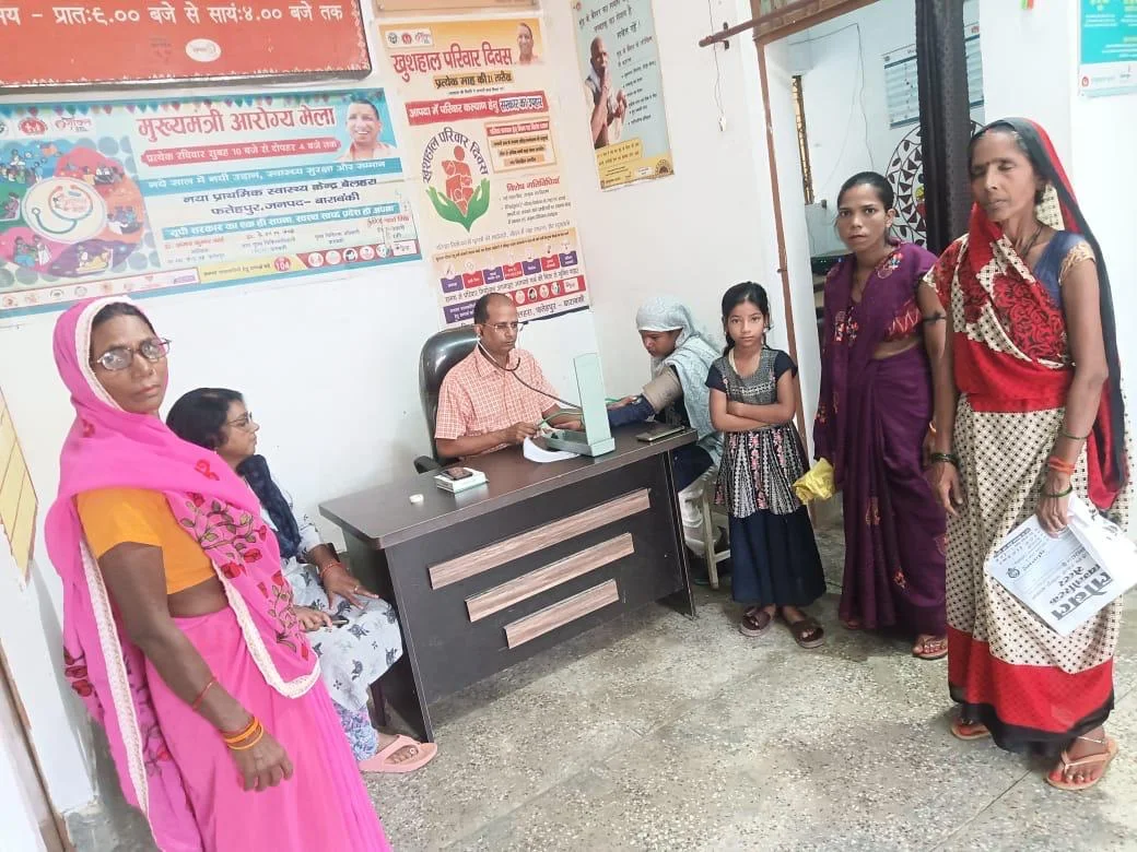बेलहरा में 210 और छेदा में 135 मरीजों की जांच, आयुष्मान कार्ड वितरित, डेंगू-मलेरिया व टीबी की स्क्रीनिंग