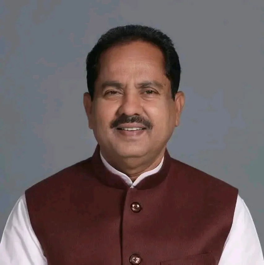 पशुधन मंत्री की बैठक के दौरान बिगड़ी तबीयत*