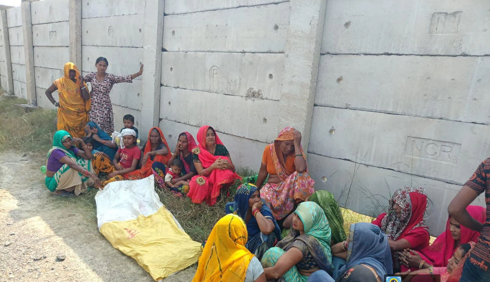 अछल्दा हादसा, गौतला गांव, महिला की मौत, मालगाड़ी दुर्घटना, रेलवे ट्रैक हादसा, पुष्पा देवी, डीएफसी लाइन, औरैया समाचार, रेलवे दुर्घटना खबर
