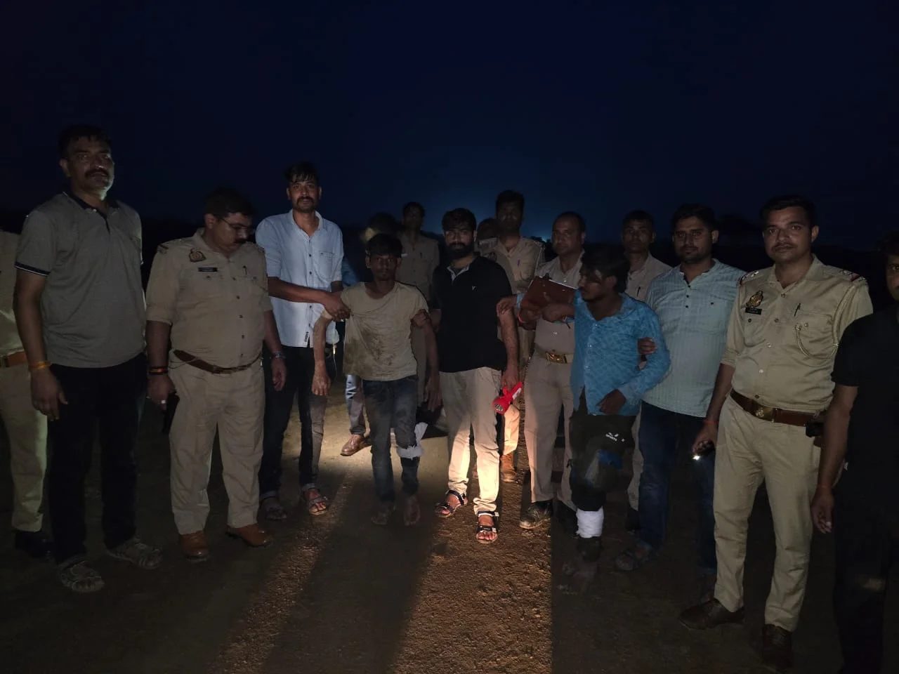 सीएनजी ऑटो में ले जाकर किया था घिनौना कृत्य, पुलिस फायरिंग में दोनों के पैर में लगी गोली