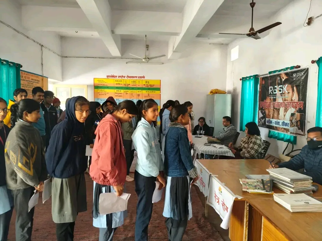 स्वास्थ्य शिविर में 100 बच्चों का उपचार