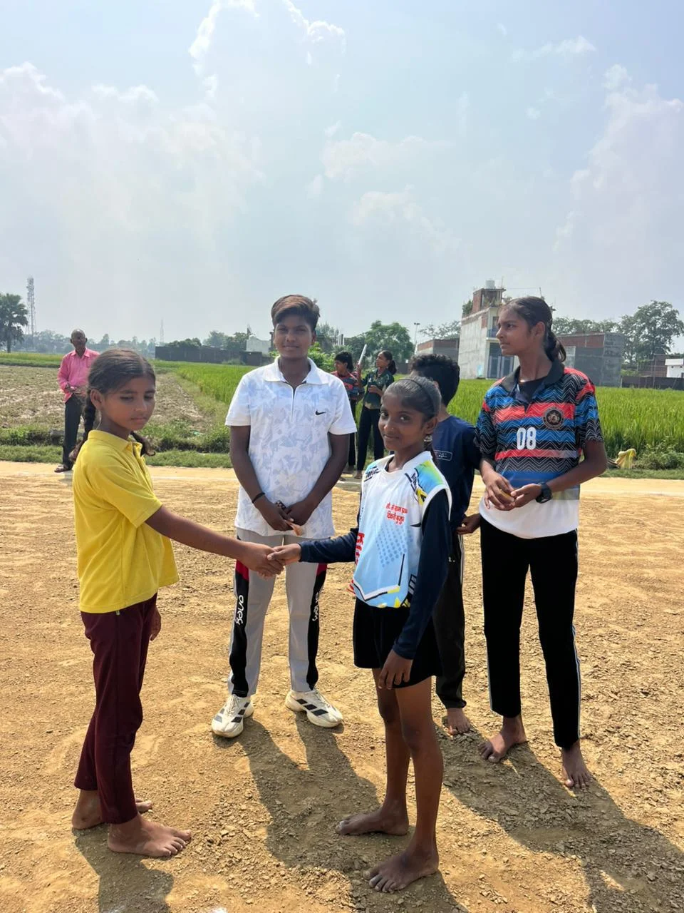 खंड शिक्षा अधिकारी मनोज कुमार सिंह के निर्देशन में आयोजित प्रतियोगिता में बच्चों ने खो-खो और कबड्डी में मारी बाजी