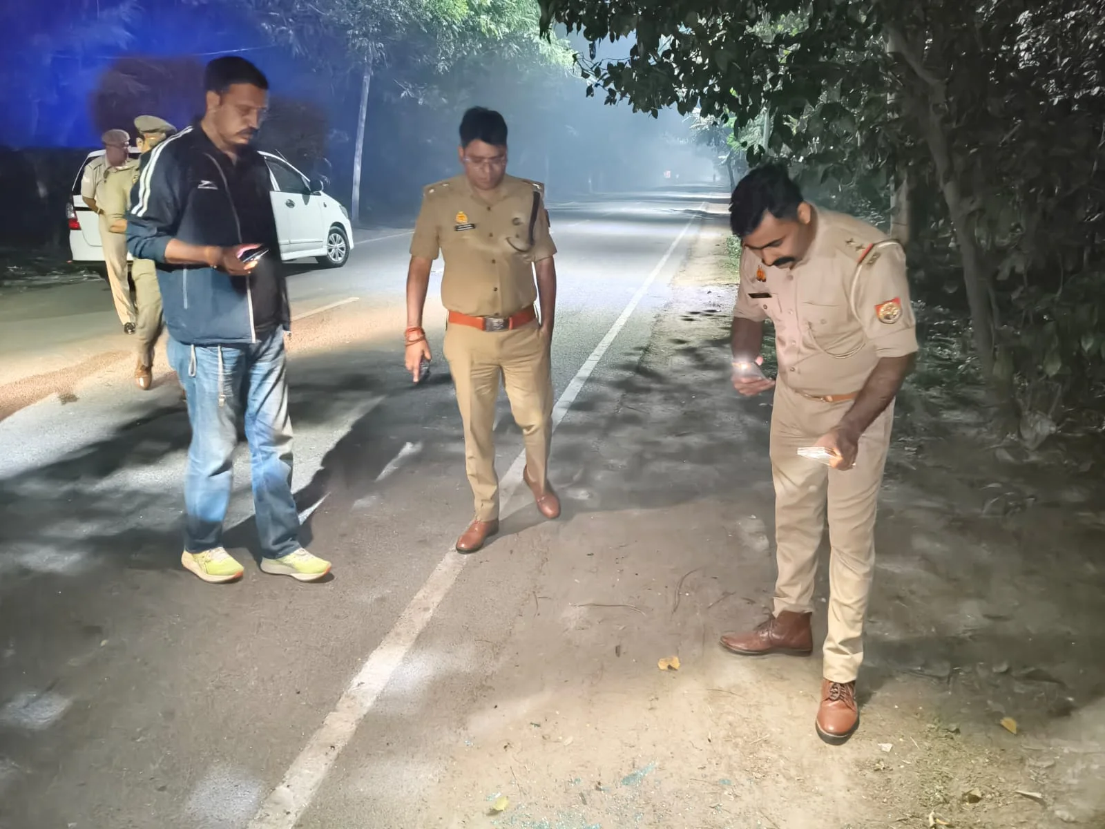 बाल-बाल बचीं; पुलिस ने शुरू की हमलावरों की तलाश