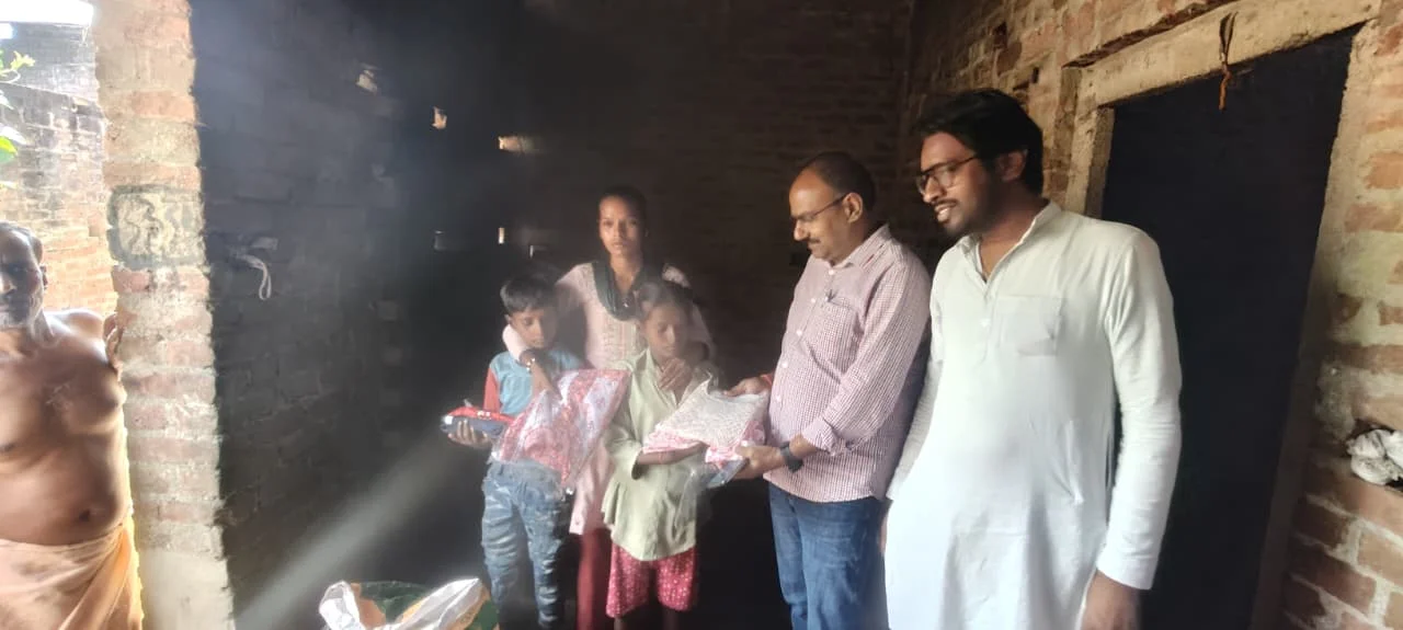 समाजसेवा की मिसाल: अनाथ बच्चों की मदद को आगे आए डॉ. कौशल वर्मा