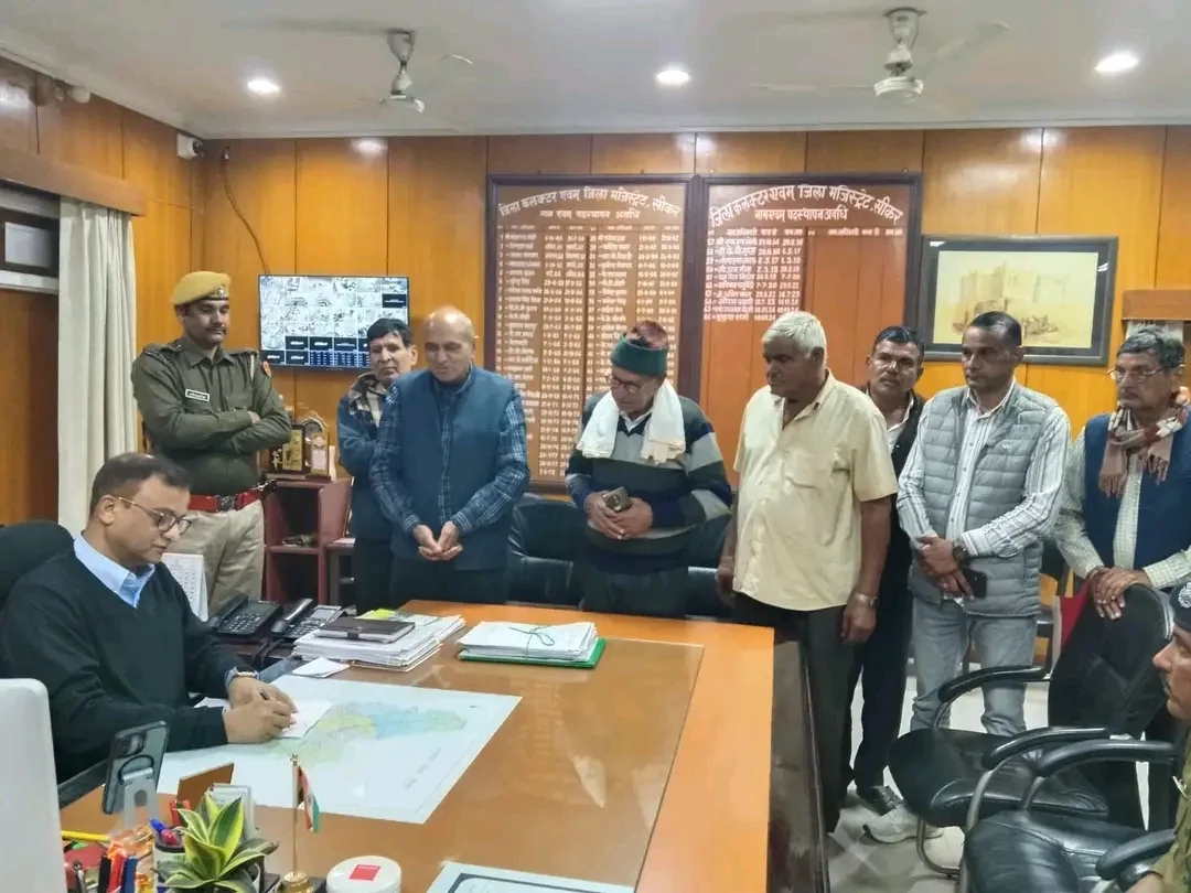 उपखंड अधिकारी व जिला कलेक्टर कार्यालय पर सौंपा ज्ञापन