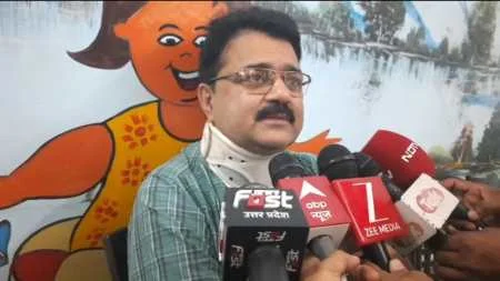 मान्यता और नियुक्ति के नाम पर रिश्वत मांग रहा था अधीक्षक, एंटी करप्शन टीम ने ट्रैप कर किया गिरफ्तार, विश्वविद्यालय परिसर में सनसनी