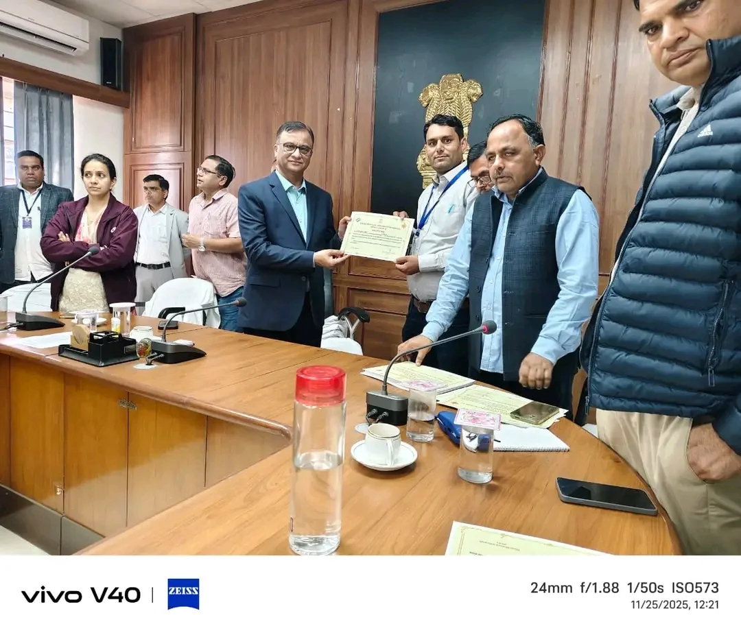 ऑनलाइन प्रक्रिया में सक्रियता और दक्षता को देखते हुए प्रशासन ने बताया इसे उत्कृष्ट सेवा का उदाहरण
