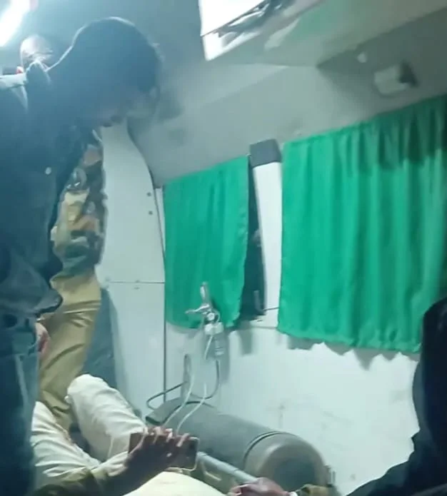 पैर टूटा अस्पताल मे भर्ती