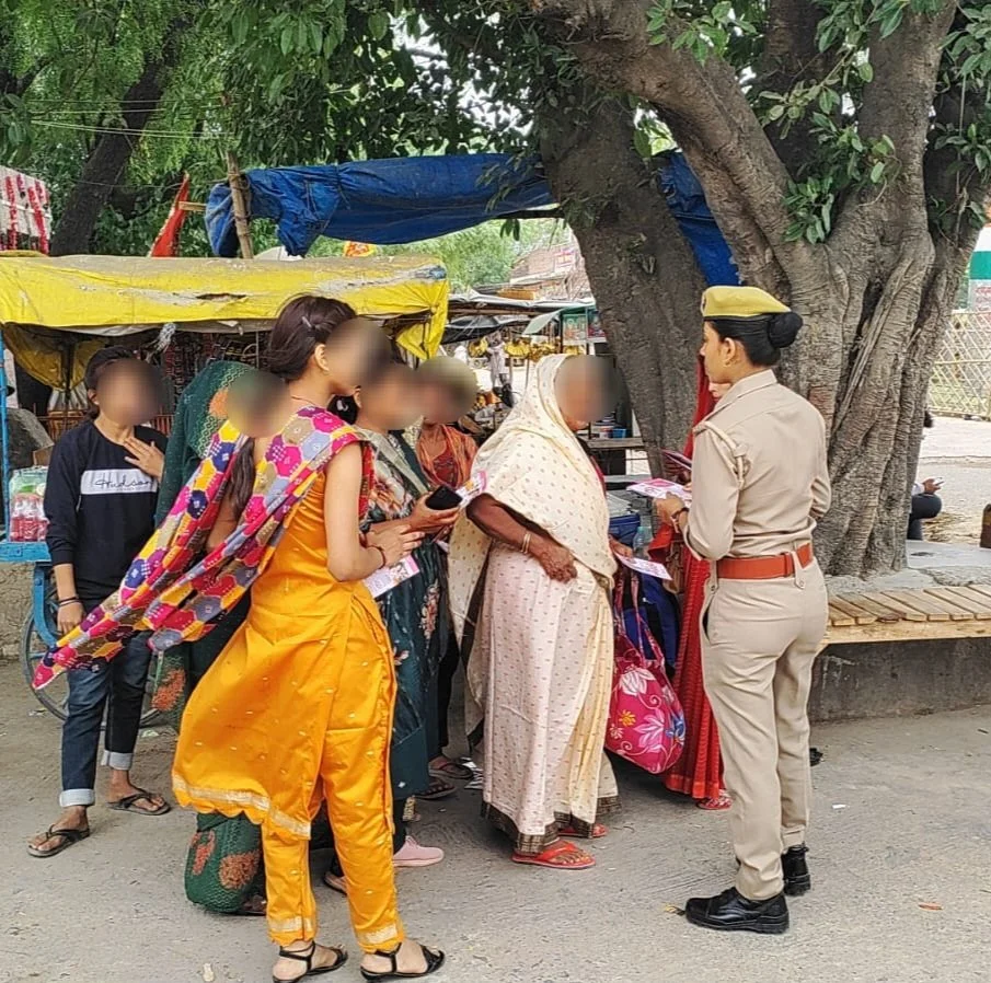 छात्राओं को बताए महिला सुरक्षा के उपाय