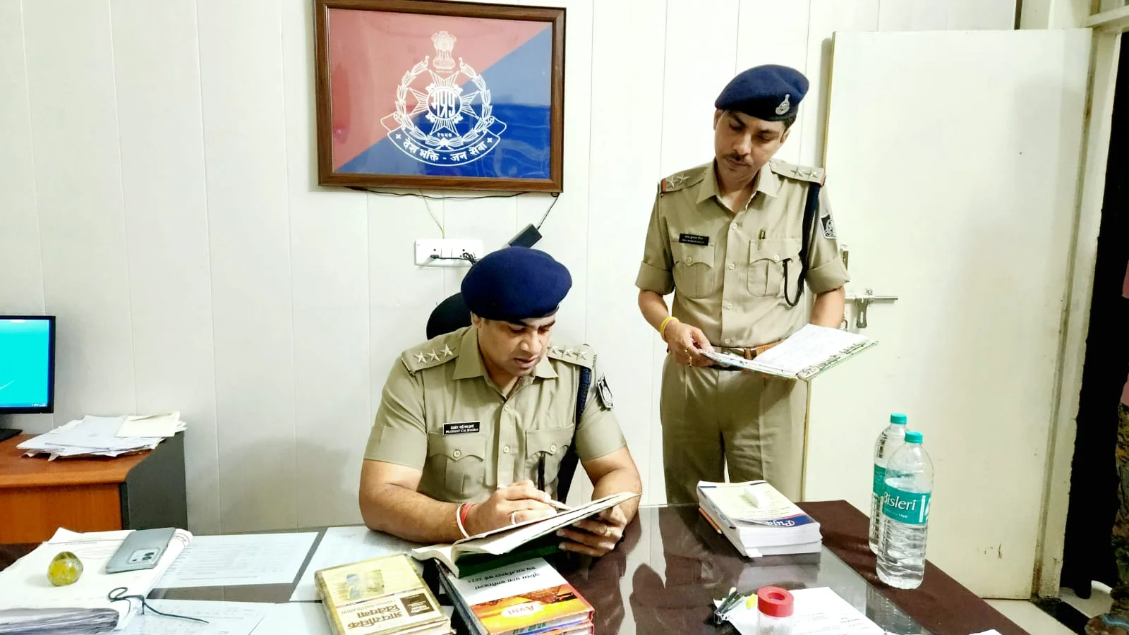 एसडीओपी पिछोर ने थाना बामोरकलां का औचक निरीक्षण किया |