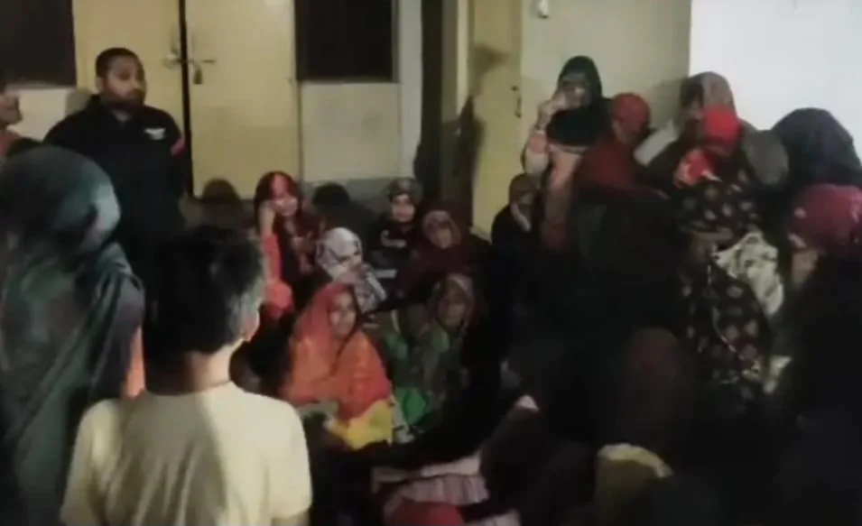 एक गंभीर घायल